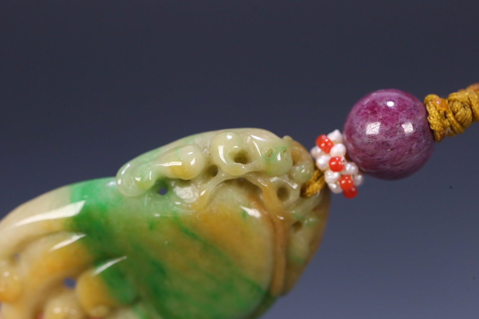 An Exquisite Jadeite Bergamot Pattern Pendant - 8