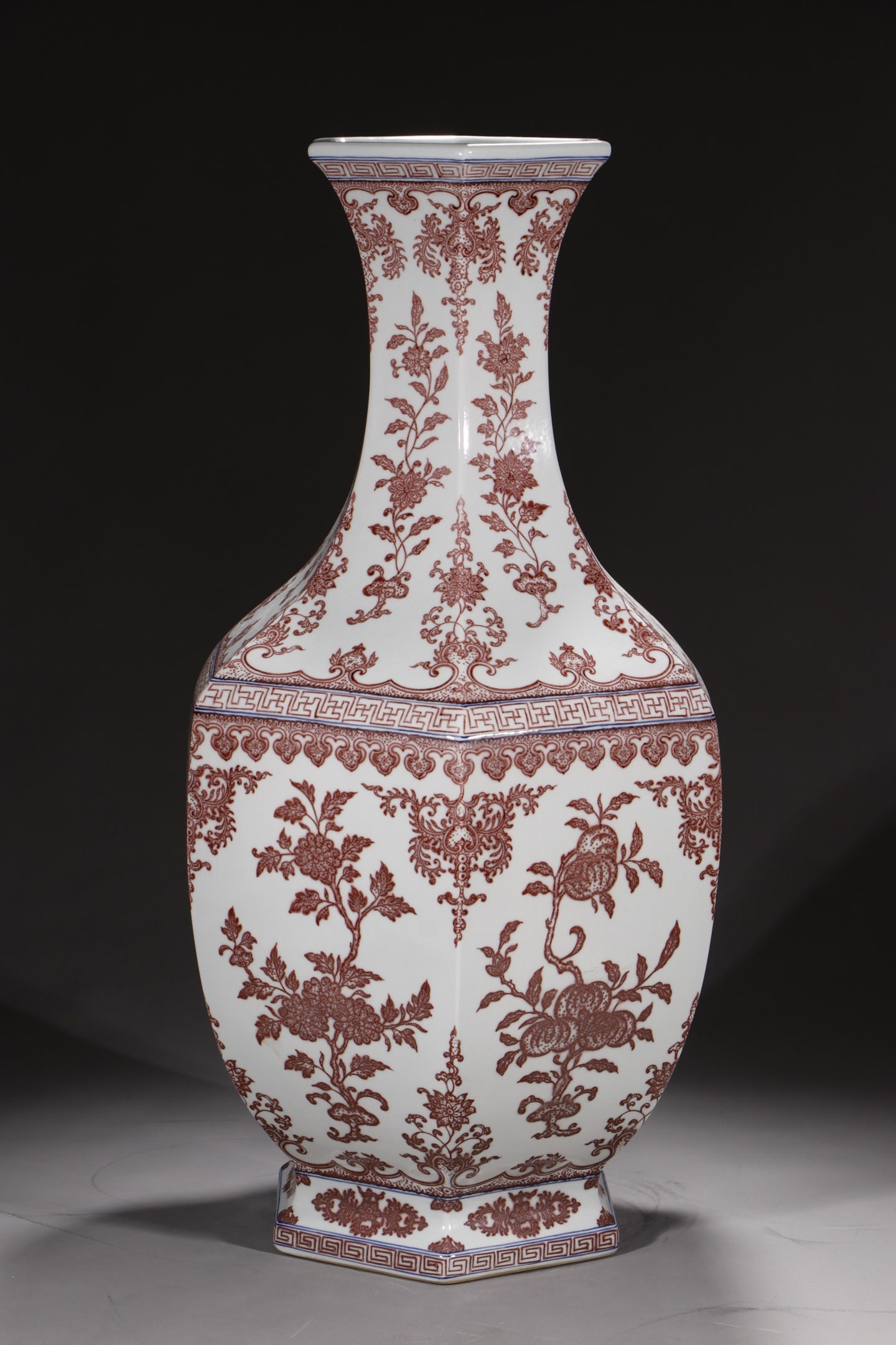 An Exquisite Underglaze-Red Flower and Fruit Pattern Vase - 7