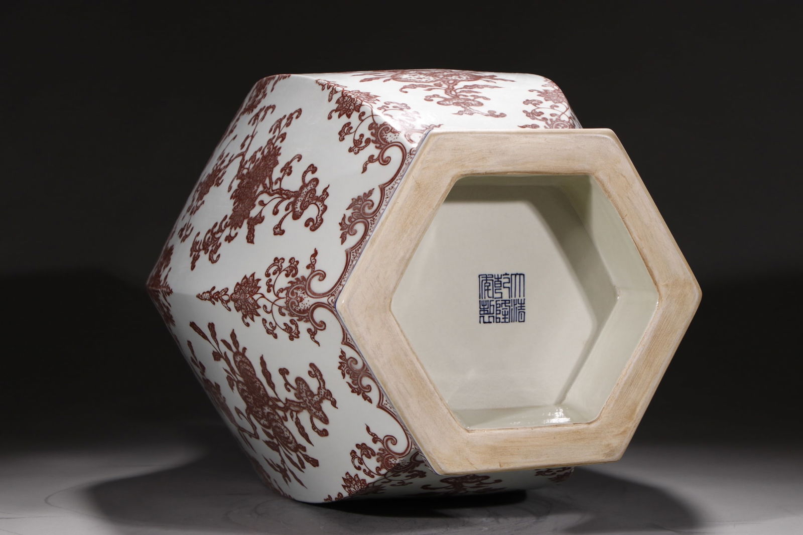 An Exquisite Underglaze-Red Flower and Fruit Pattern Vase - 9