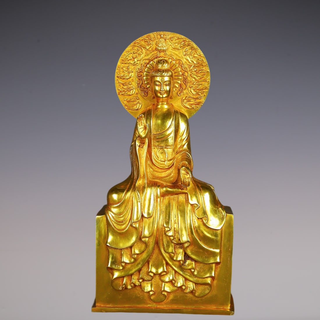 An Exquisite Gilt Bronze Buddha Statue: An Exquisite Gilt Bronze Buddha Statue N.Wei , China Size:23.5cmx50cm Weight:6150g (The Dimensions Of All Batches Are Manually Measured.If You Need More Detailed Information, Please Contact Our
