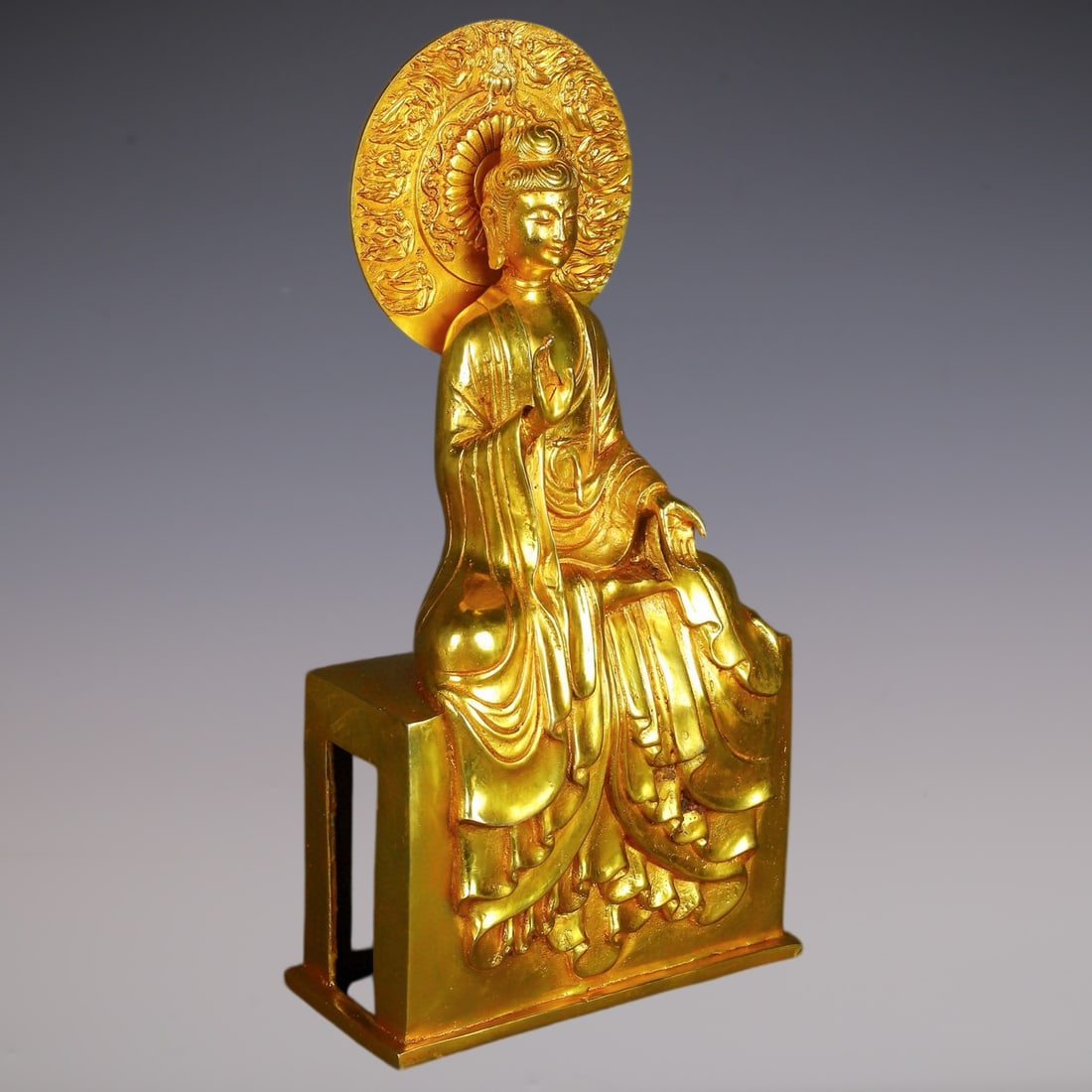 An Exquisite Gilt Bronze Buddha Statue - 6