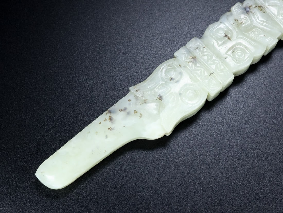 An Exquisite White Jade Sword Ornament - 3