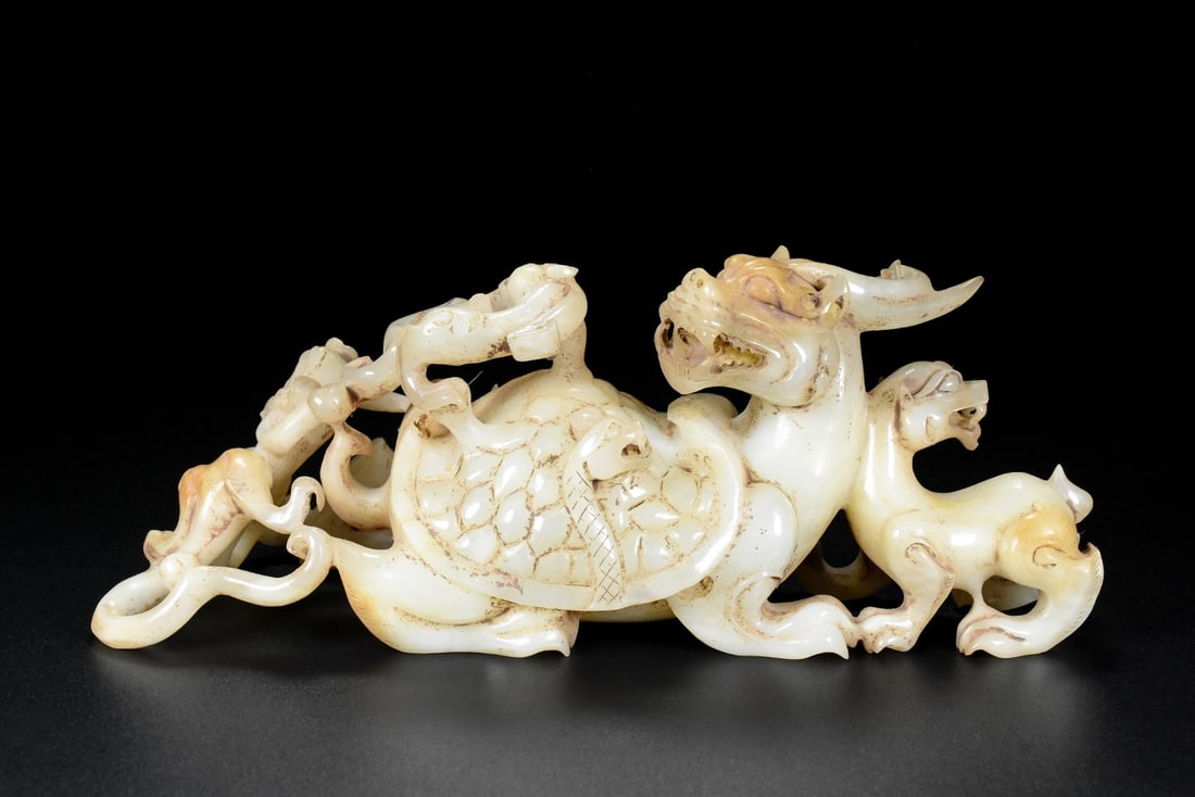 An Exquisite White Jade Auspicious Beast Ornament: An Exquisite White Jade Auspicious Beast Ornament Han Dynasty, China Size:20.5cmx7.5cmx7cm Weight:778g (The Dimensions Of All Batches Are Manually Measured.If You Need More Detailed Information,
