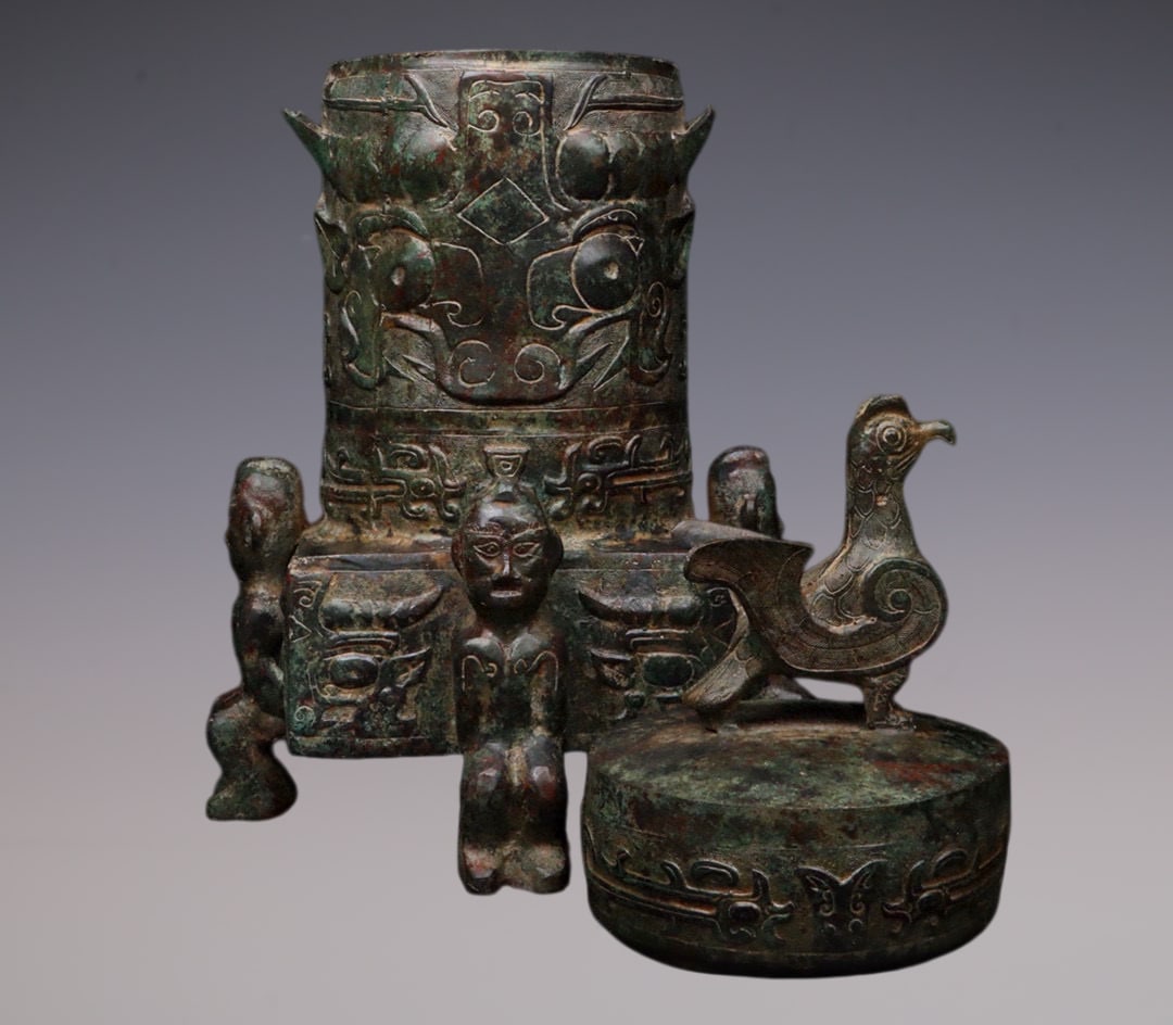 An Exquisite Bronze Beast-Face Pattern Censer - 7