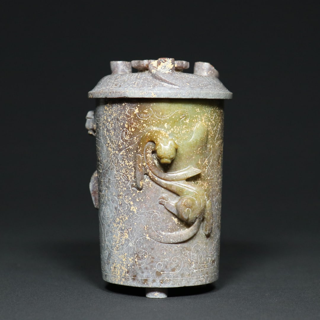 An Exquisite White Jade Chi-Dragon Pattern Cup Ornament: An Exquisite White Jade Chi-Dragon Pattern Cup Ornament Han Dynasty, China Size:12.5cmx8.2cm Weight:354g (The Dimensions Of All Batches Are Manually Measured.If You Need More Detailed Information,