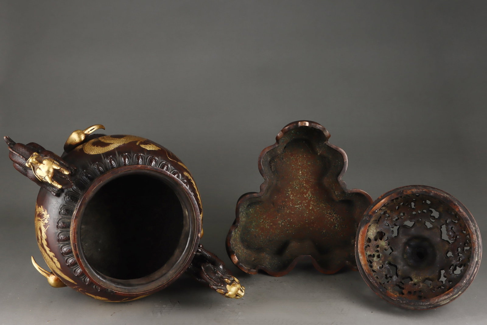 A Pair of Exquisite Gilt Bronze Dragon and Phoenix Pattern Flower and Bird Pattern Double-Ears and - 8