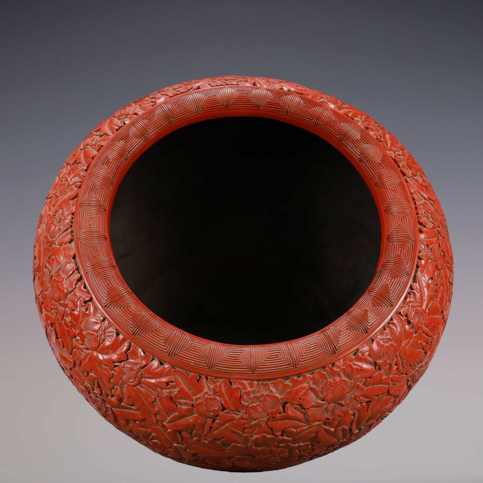 A Exquisite Carved Red Lacquer Flower Pattern Jar - 6