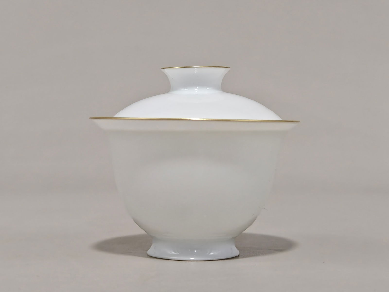 An Exquisite White Glaze Fish Pattern Bowl: An Exquisite White Glaze Fish Pattern Bowl Qing Dynasty, China Yongzheng Four-character Mark Size:8cmx8.5cm (The Dimensions Of All Batches Are Manually Measured.If You Need More Detailed