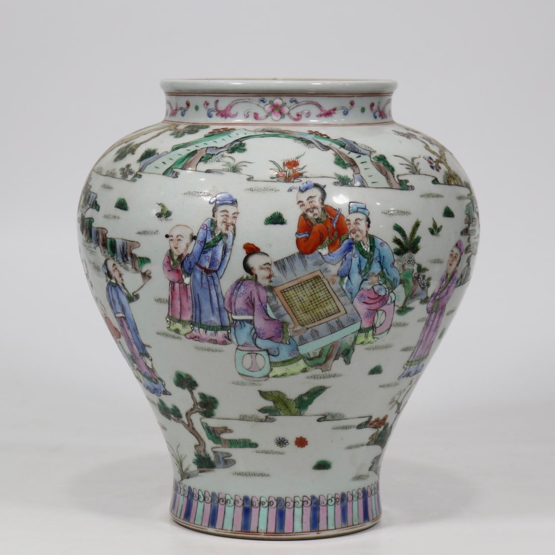 An Exquisite Famille-Rose Character and Story Pattern Lotus Pattern Jar: An Exquisite Famille-Rose Character and Story Pattern Lotus Pattern Jar Qing Dynasty, China Size:26cmx22cm (The Dimensions Of All Batches Are Manually Measured.If You Need More Detailed
