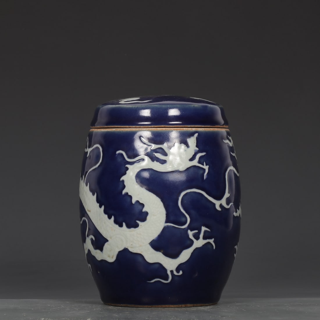 An Exquisite Ji Blue Glazed Dragon Pattern Jar - 2