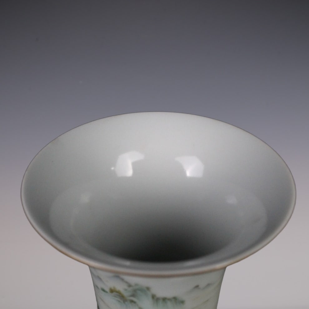 An Exquisite Famille-Rose Landscape Pattern Vase - 8