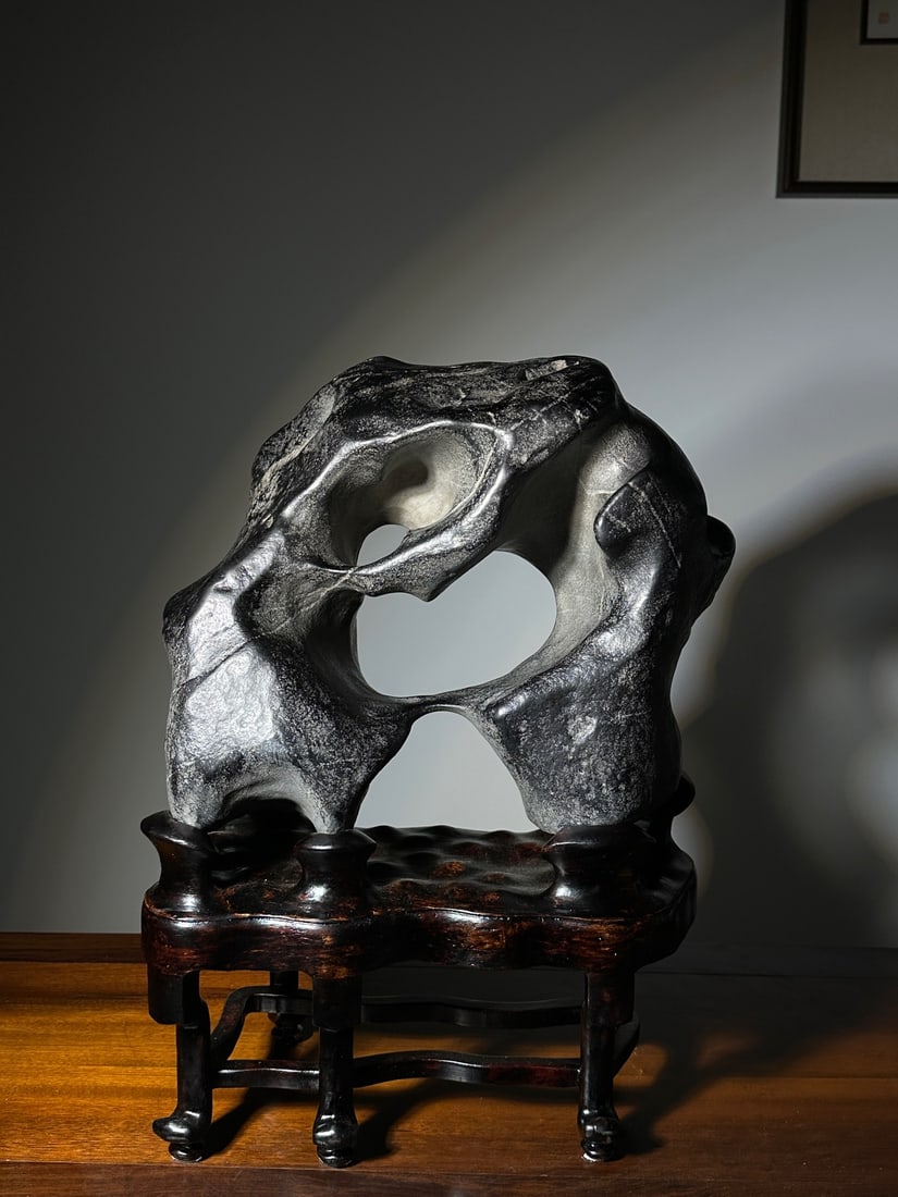 An Exquisite Taihu Stone Ornament: An Exquisite Taihu Stone Ornament Qing Dynasty, China Size:50cmx35cmx20cm (The Dimensions Of All Batches Are Manually Measured.If You Need More Detailed Information, Please Contact Our Customer