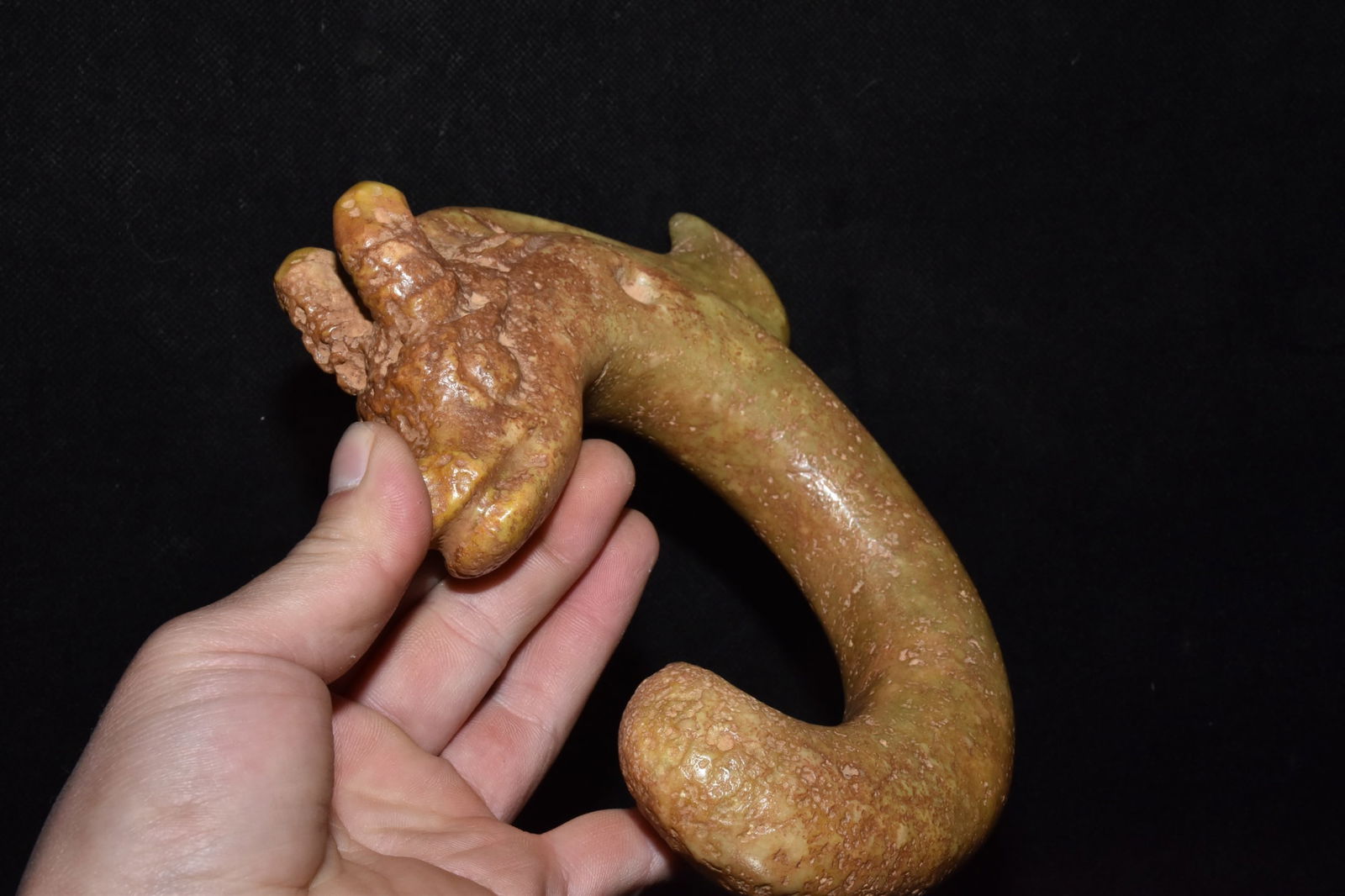 An Exquisite Hemo Jade Dragon Ornament - 4