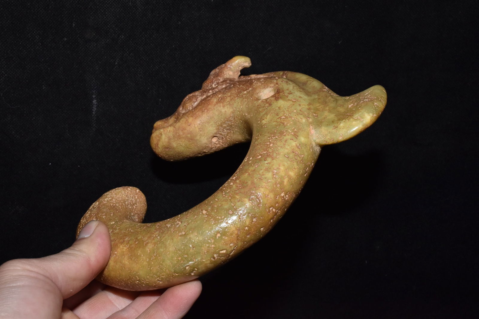 An Exquisite Hemo Jade Dragon Ornament - 5