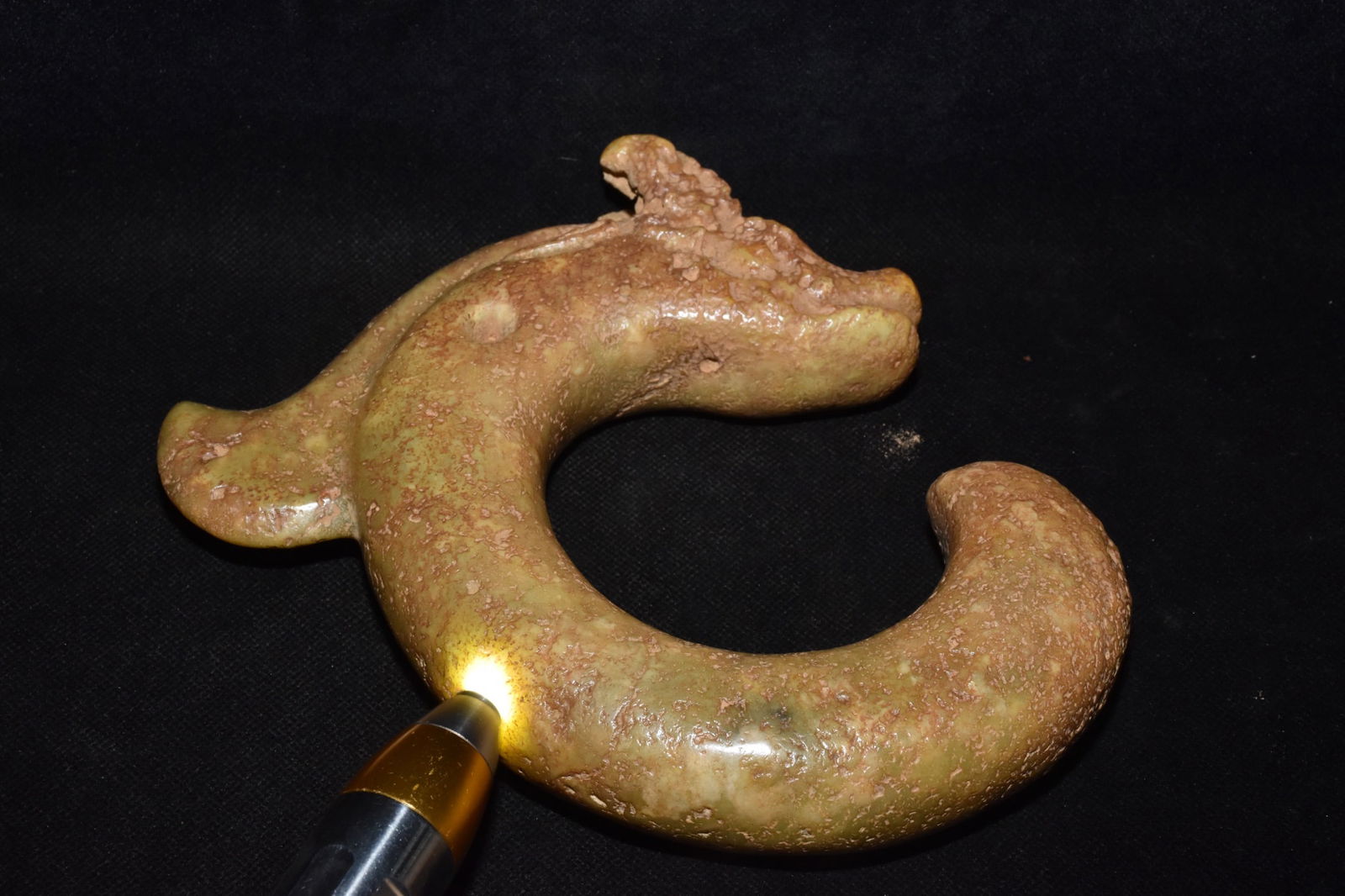 An Exquisite Hemo Jade Dragon Ornament - 7