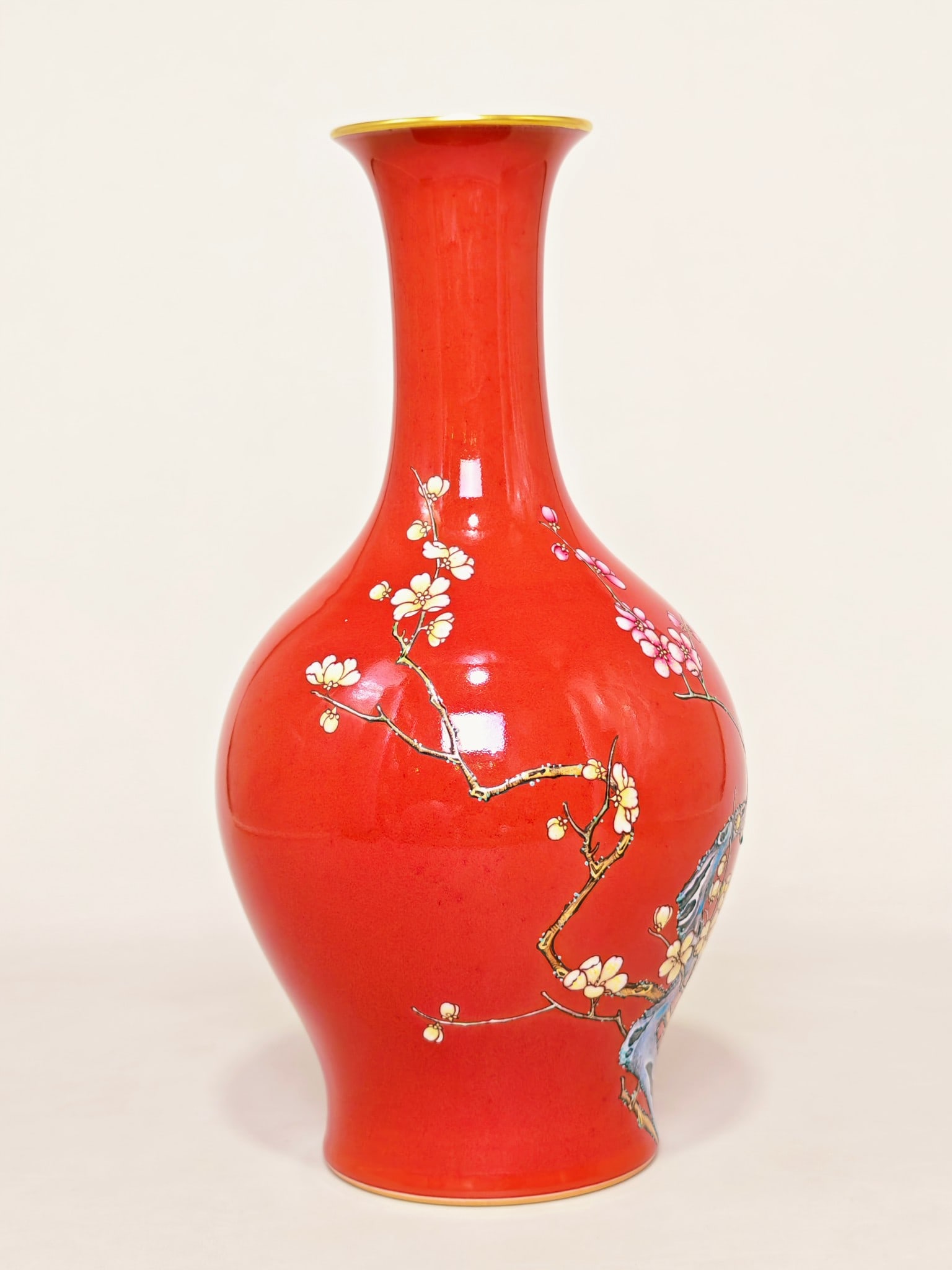 An Exquisite Famille-Rose Flower Pattern Vase - 2
