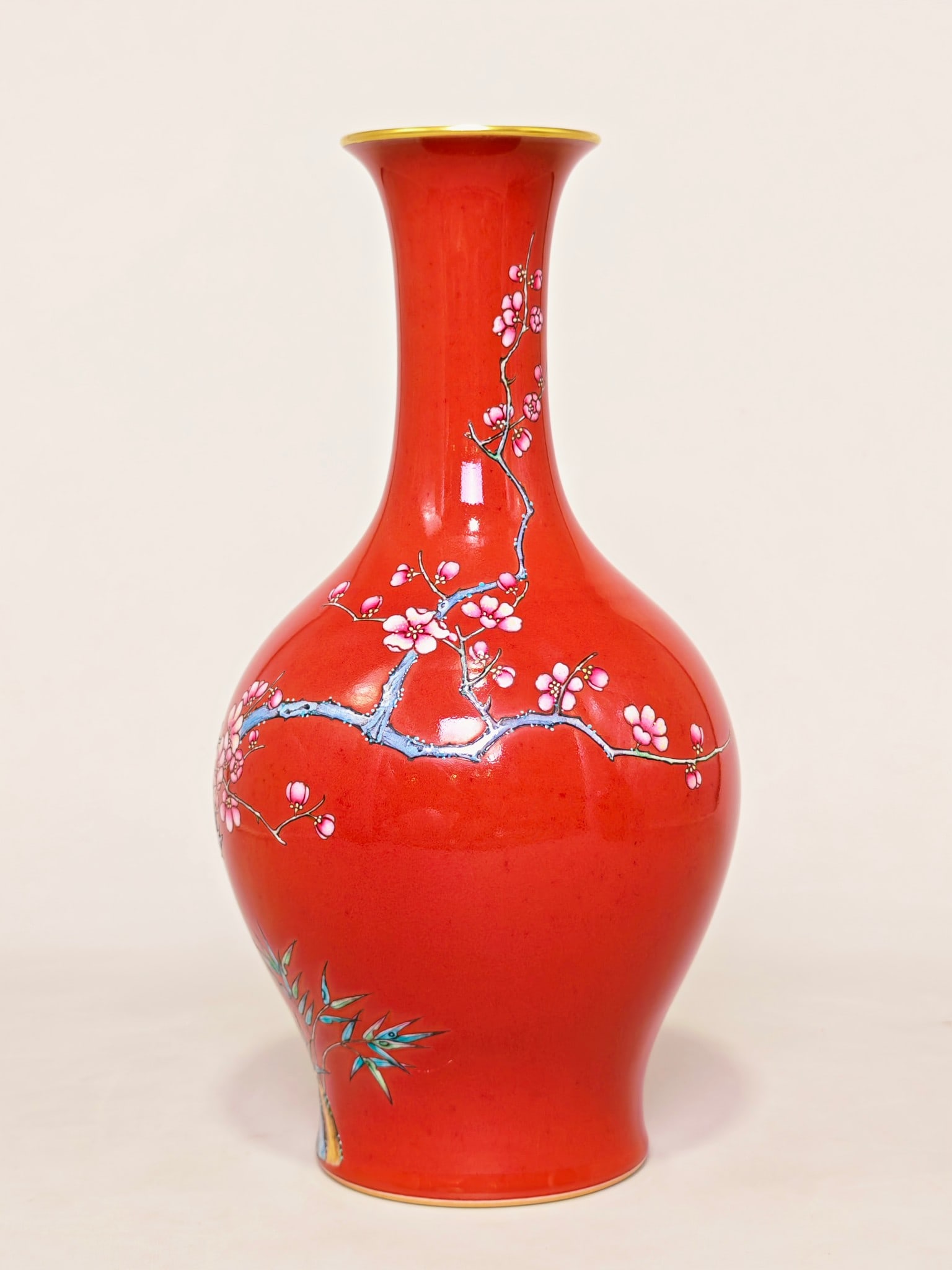 An Exquisite Famille-Rose Flower Pattern Vase - 4