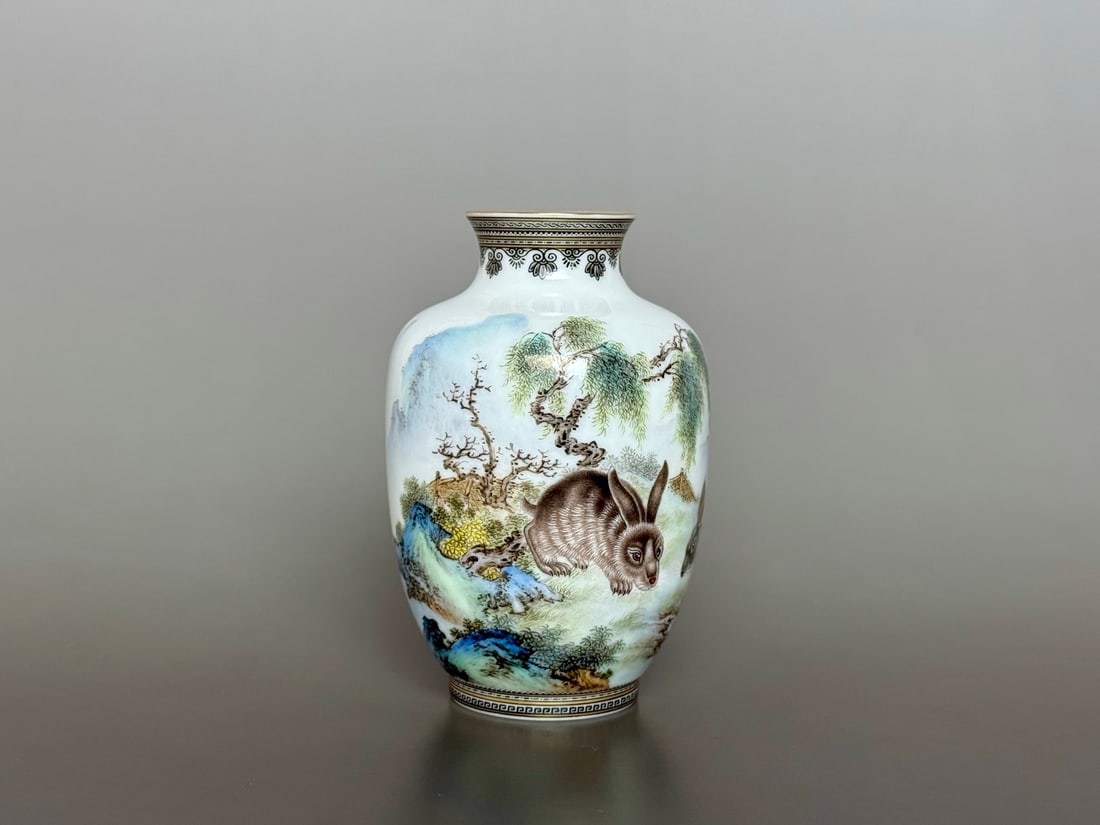 An Exquisite Ink Color Painted Gold Animal Pattern Vase: An Exquisite Ink Color Painted Gold Animal Pattern Vase Qing Dynasty, China Qianlong Four-character Mark Size:10.6cmx7.2cm (The Dimensions Of All Batches Are Manually Measured.If You Need More