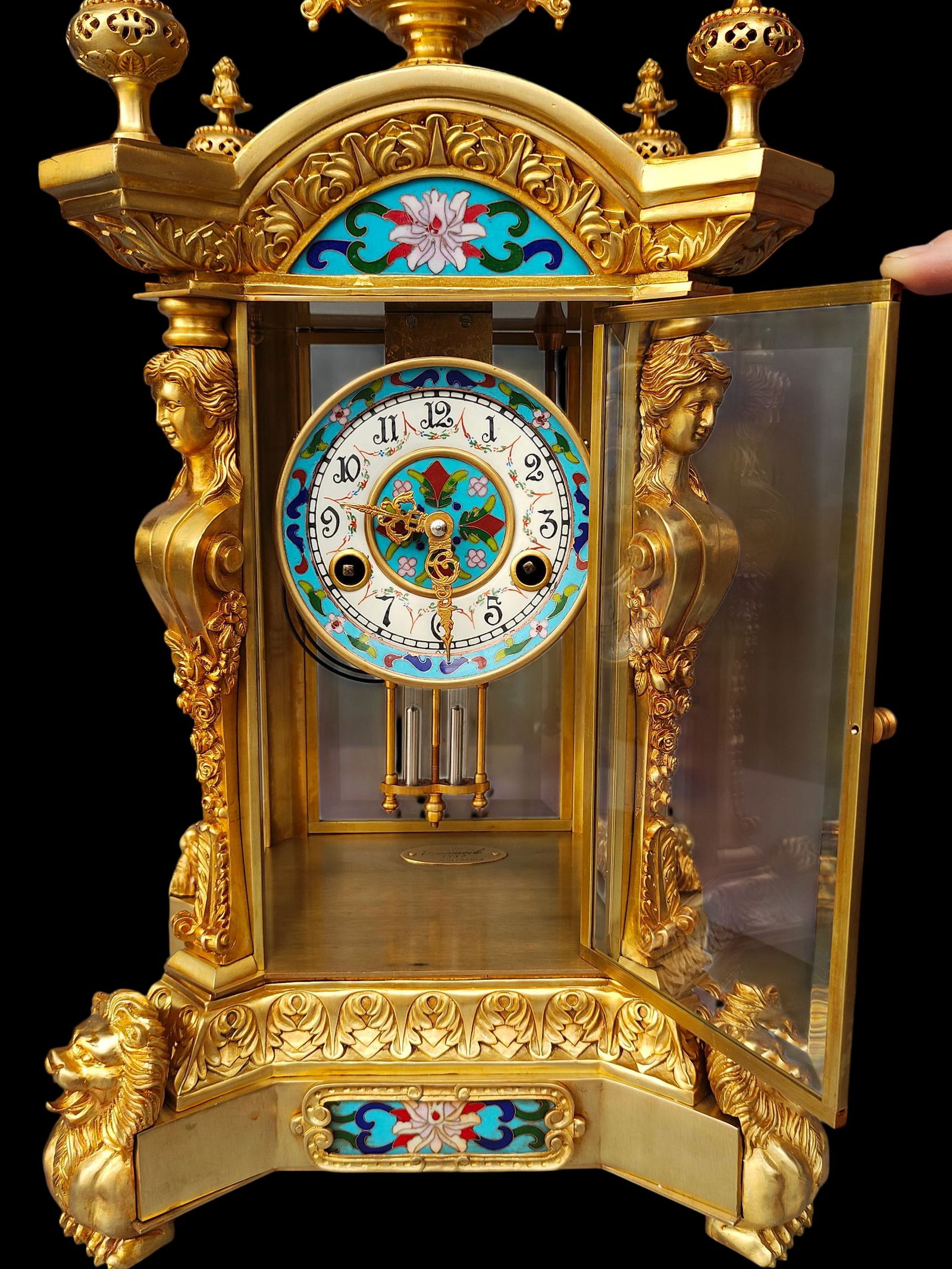 An Exquisite Gilt Bronze Lotus Pattern Clock - 6