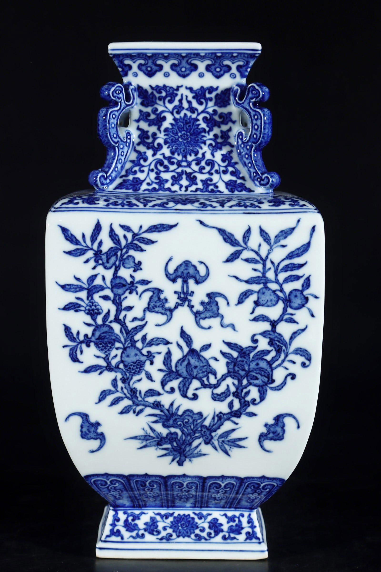 An Exquisite Blue and White Lotus Pattern Bats and Peach Pattern Vase: An Exquisite Blue and White Lotus Pattern Bats and Peach Pattern Vase Qing Dynasty, China Qianlong Six-character Mark Size:34.8cmx19cm (The Dimensions Of All Batches Are Manually Measured.If You