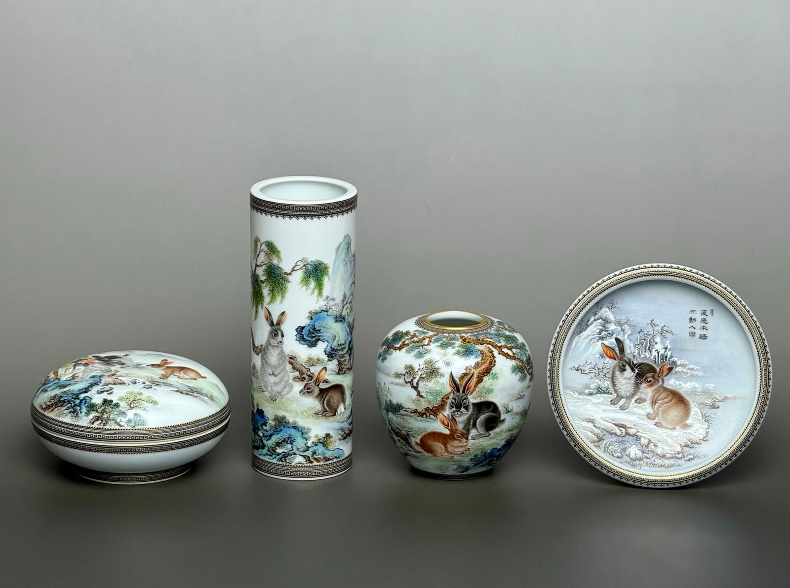 A Set of Fine Ink Color Painted Gold Animal Pattern Incense Tube Jar Box Plate: A Set of Fine Ink Color Painted Gold Animal Pattern Incense Tube Jar Box Plate Qing Dynasty, China Qianlong Six-character Mark Size:14.2cmx5.2cm Size:7.8cmx7.8cm Size:2.5cmx11cm Size:5.5cmx9.8cm 