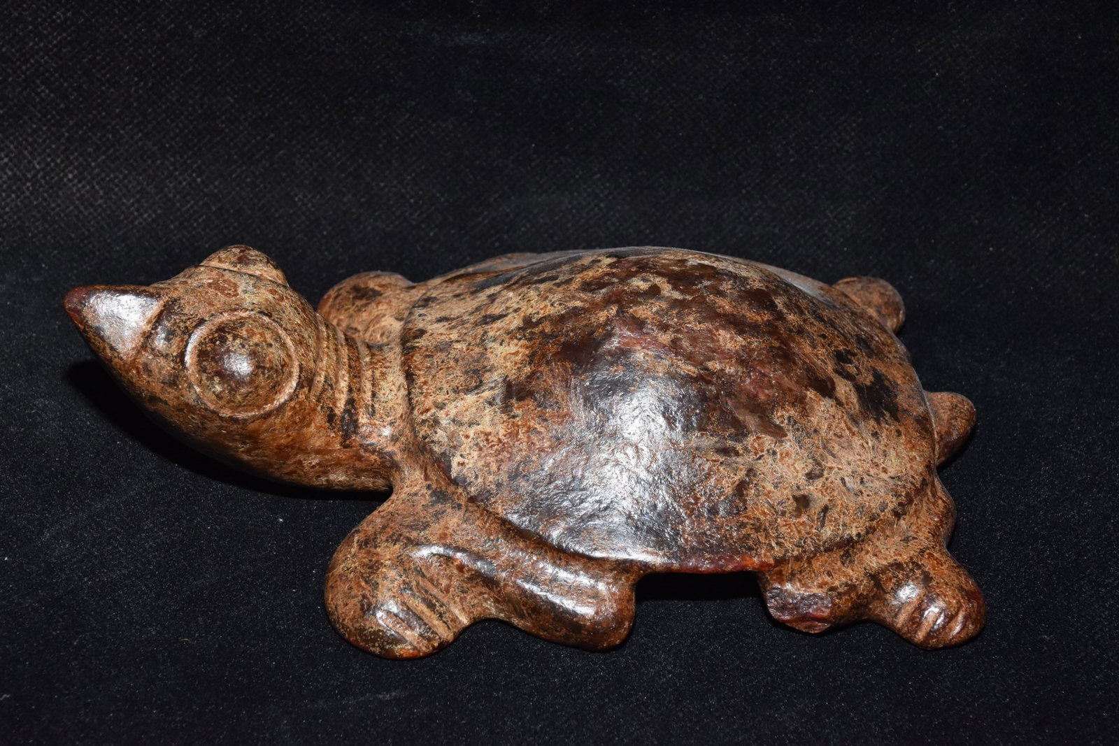 An Exquisite Hemo Jade Turtle Ornament - 2