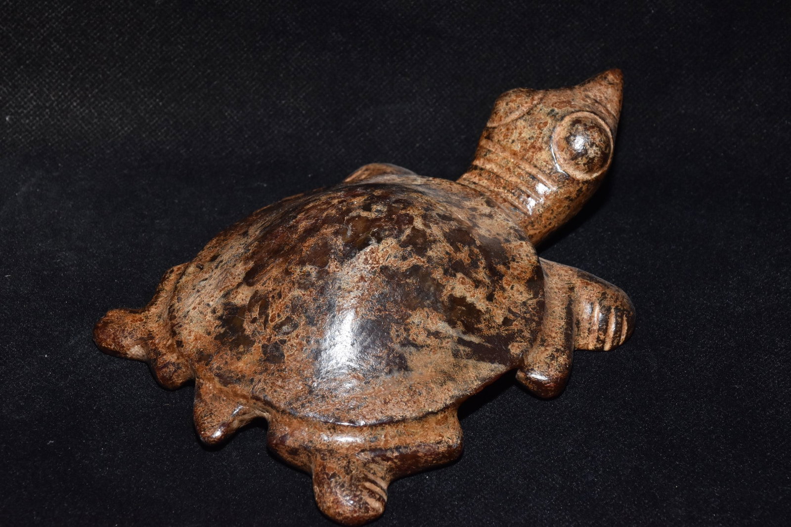 An Exquisite Hemo Jade Turtle Ornament - 4
