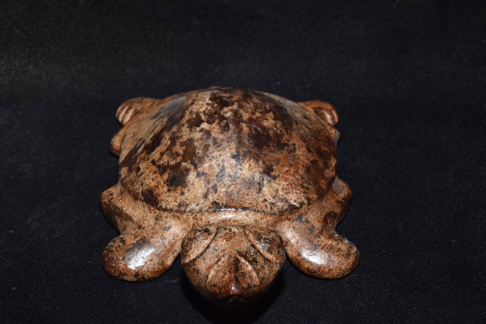 An Exquisite Hemo Jade Turtle Ornament - 5