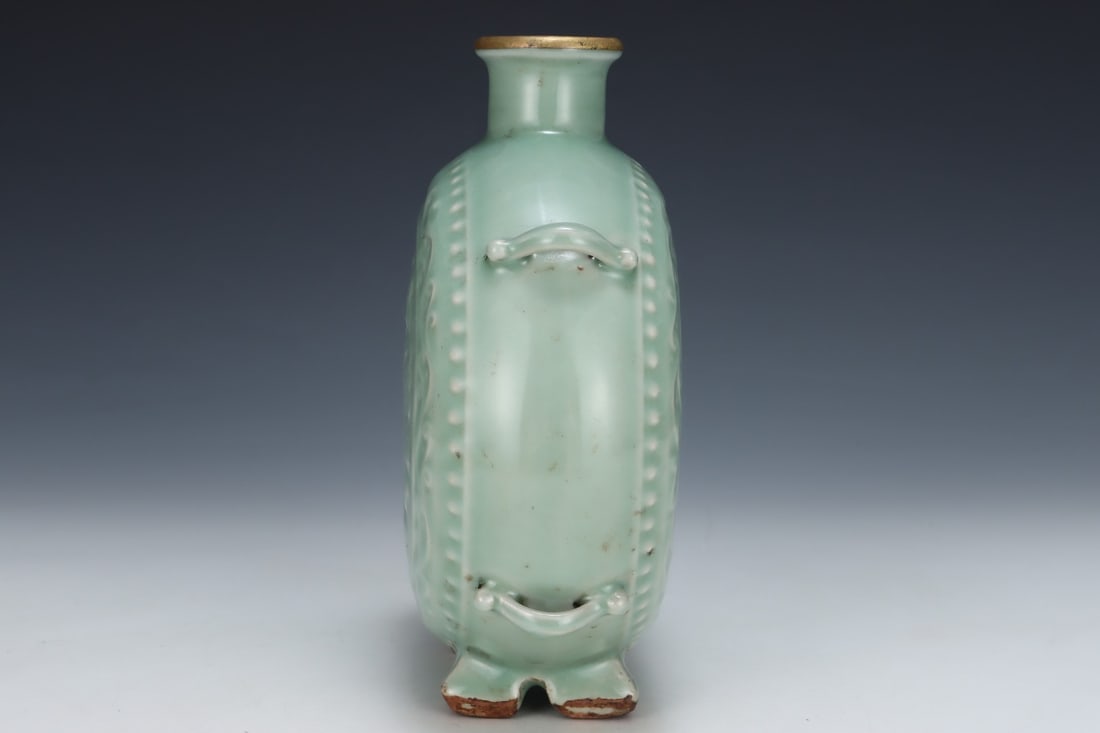 An Exquisite Longquan yao Flower Pattern Vase - 3