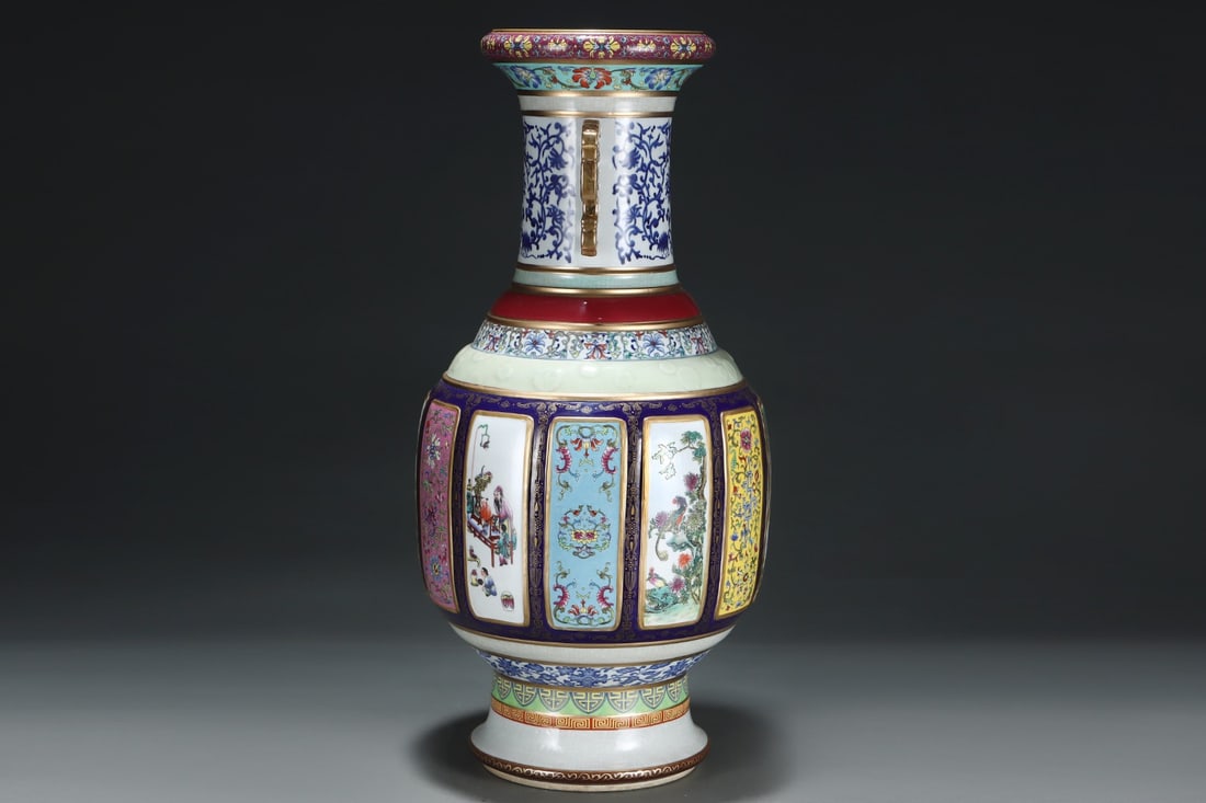 An Exquisite Enamel Lotus Pattern Animal Pattern Landscape Pattern Double-Ears Vase - 3