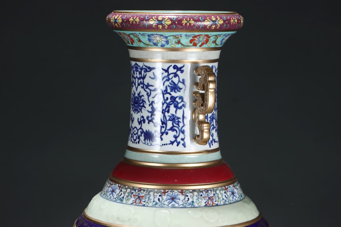 An Exquisite Enamel Lotus Pattern Animal Pattern Landscape Pattern Double-Ears Vase - 5