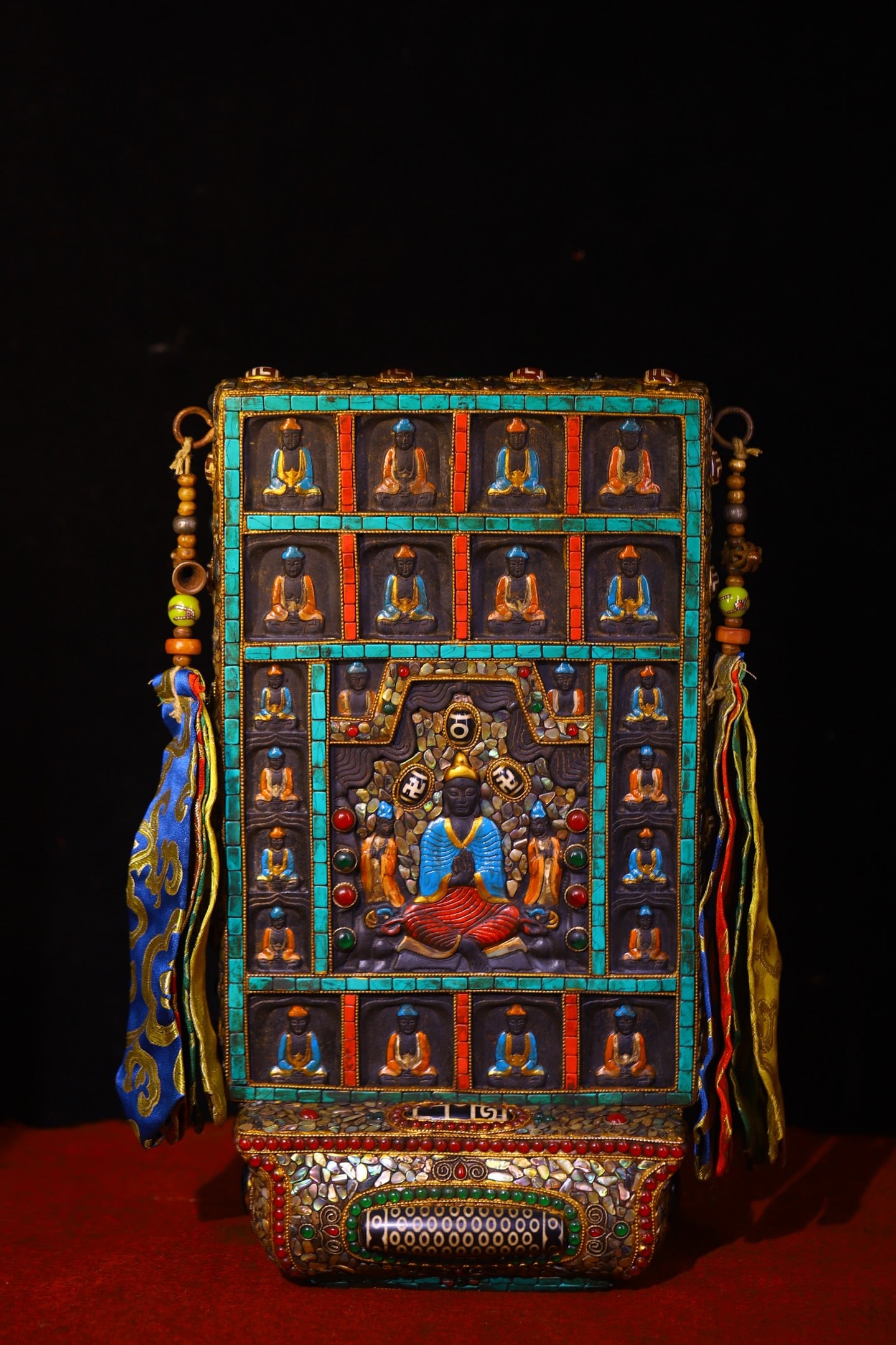 An Exquisite Yun Stone Inlaid Gems Buddha Statue Pattern Brand: An Exquisite Yun Stone Inlaid Gems Buddha Statue Pattern Brand Qing Dynasty, China Size:35cmx21cm Weight:6300g (The Dimensions Of All Batches Are Manually Measured.If You Need More Detailed