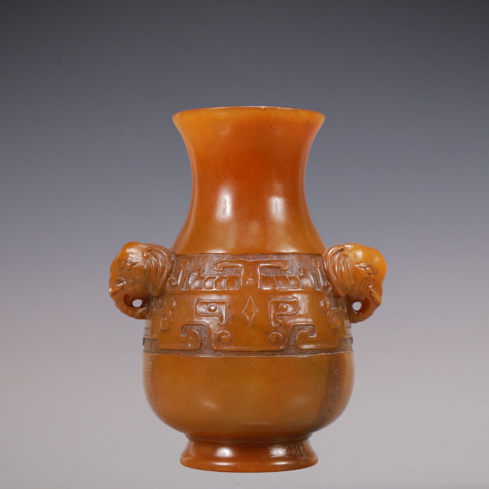 A Exquisite Shoushan Stone Beast-Face Pattern Elephant-Ears Vase: A Exquisite Shoushan Stone Beast-Face Pattern Elephant-Ears Vase Qing Dynasty, China Yongzheng Four-character Mark Size:13.2cmx10.5cm Weight:600g (The Dimensions Of All Batches Are Manually