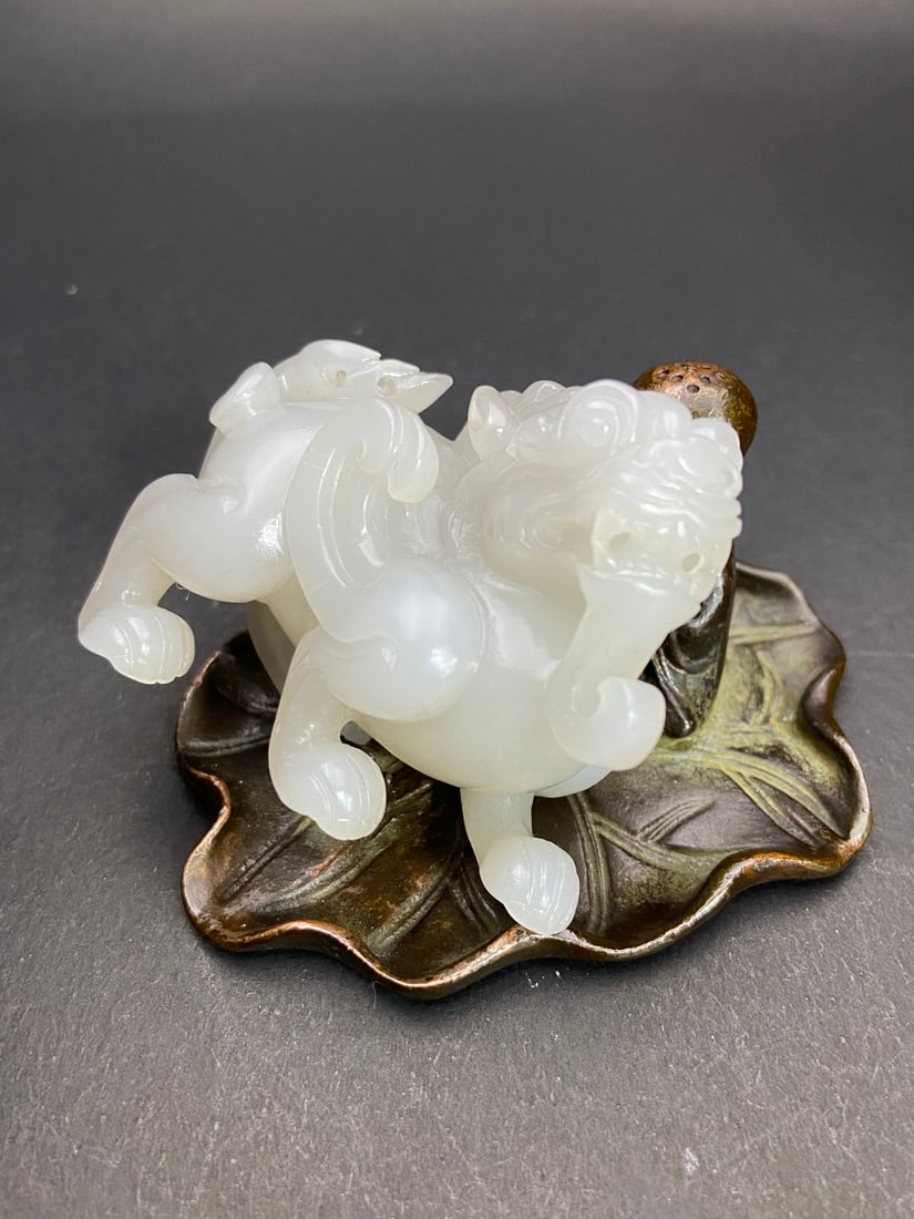An Exquisite White Jade Auspicious Beast Hand Piece - 3
