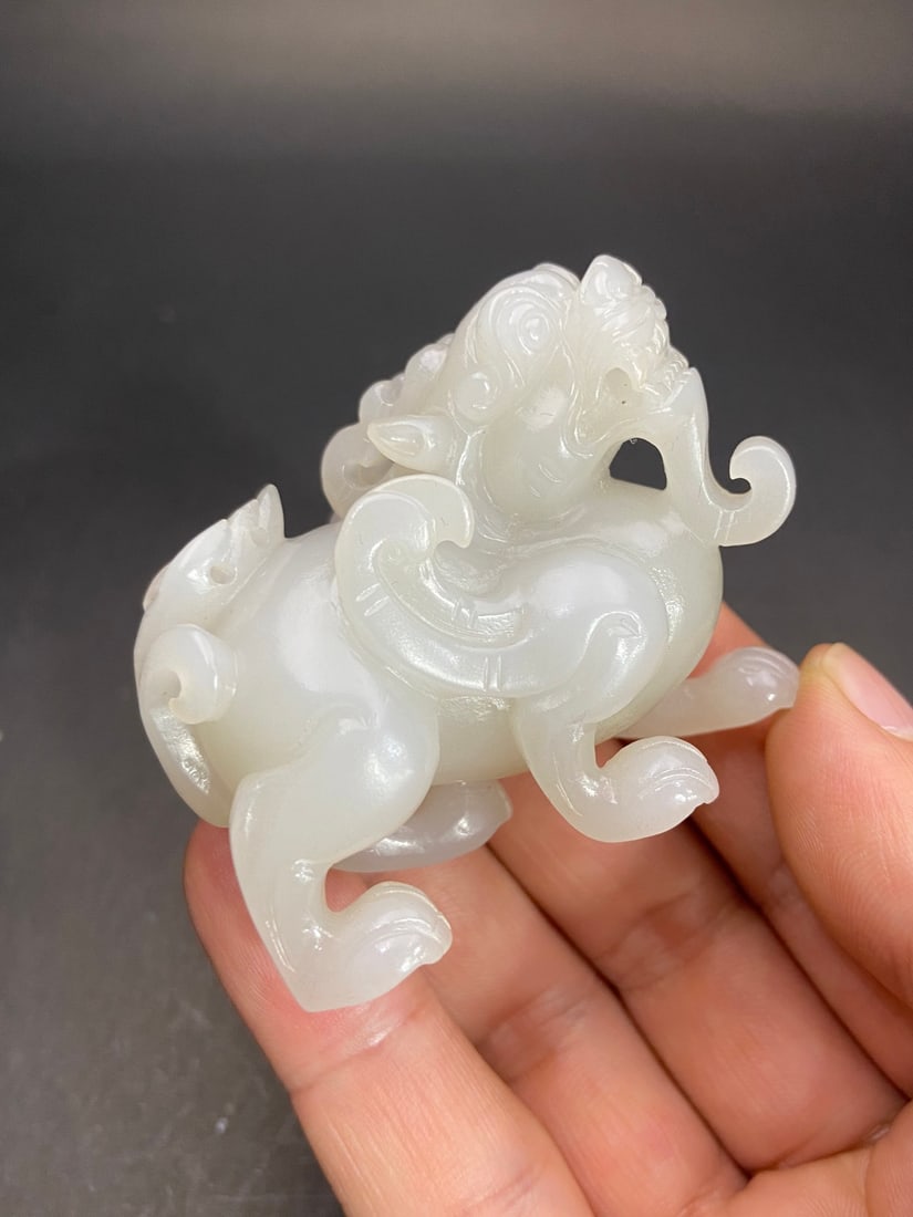 An Exquisite White Jade Auspicious Beast Hand Piece - 8
