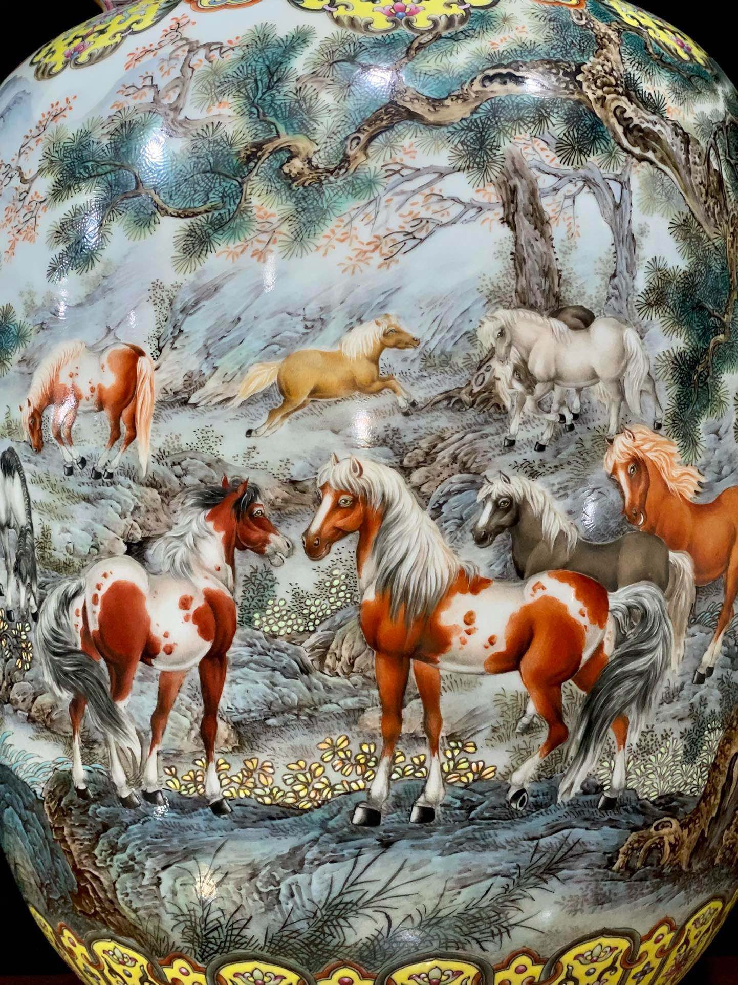 An Exquisite Ruby Red-Glazed Lotus Pattern Animal Pattern Double-Ears Vase - 5