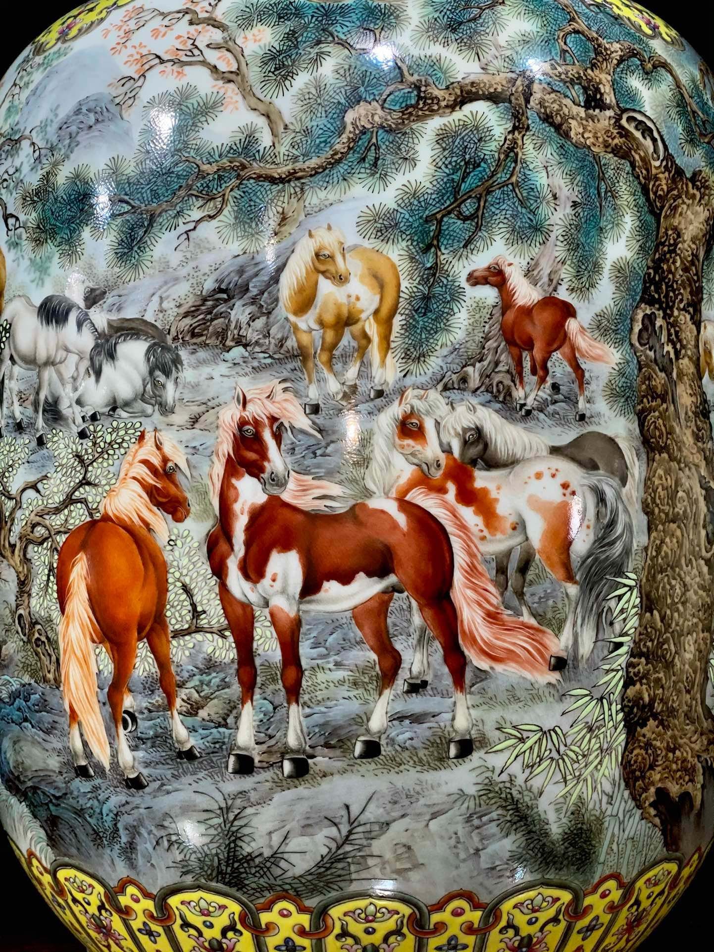 An Exquisite Ruby Red-Glazed Lotus Pattern Animal Pattern Double-Ears Vase - 6