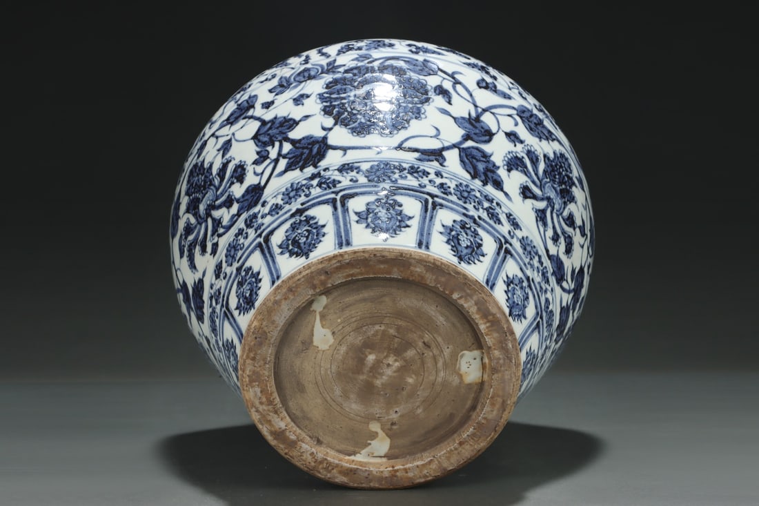 An Exquisite Blue and White Lotus Pattern Auspicious Beast Pattern Jar - 5