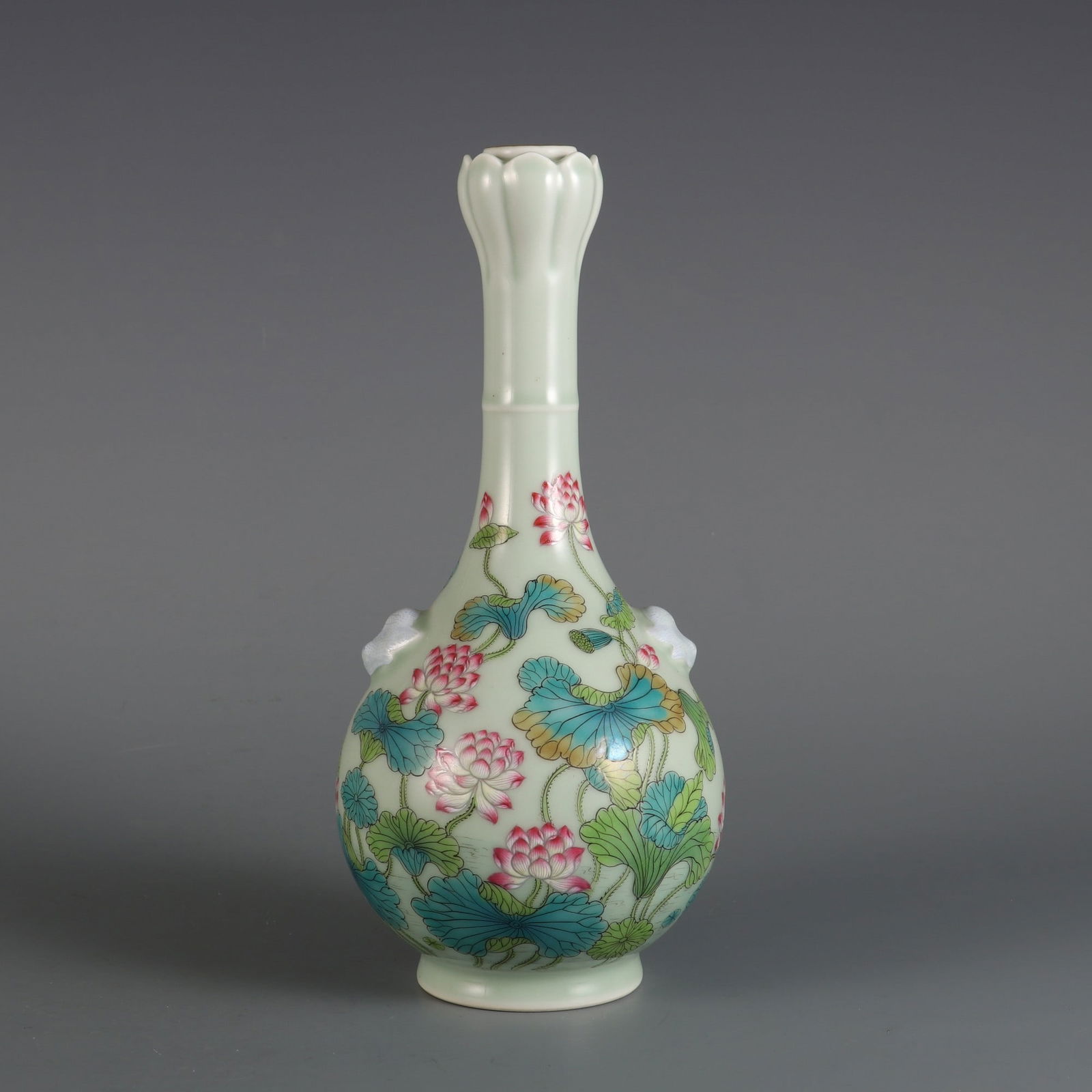 An Exquisite Famille-Rose Celadon Glazed Flower Pattern Vase: An Exquisite Famille-Rose Celadon Glazed Flower Pattern Vase Qing Dynasty, China Yongzheng Six-character Mark Size:24cmx11cm (The Dimensions Of All Batches Are Manually Measured.If You Need More