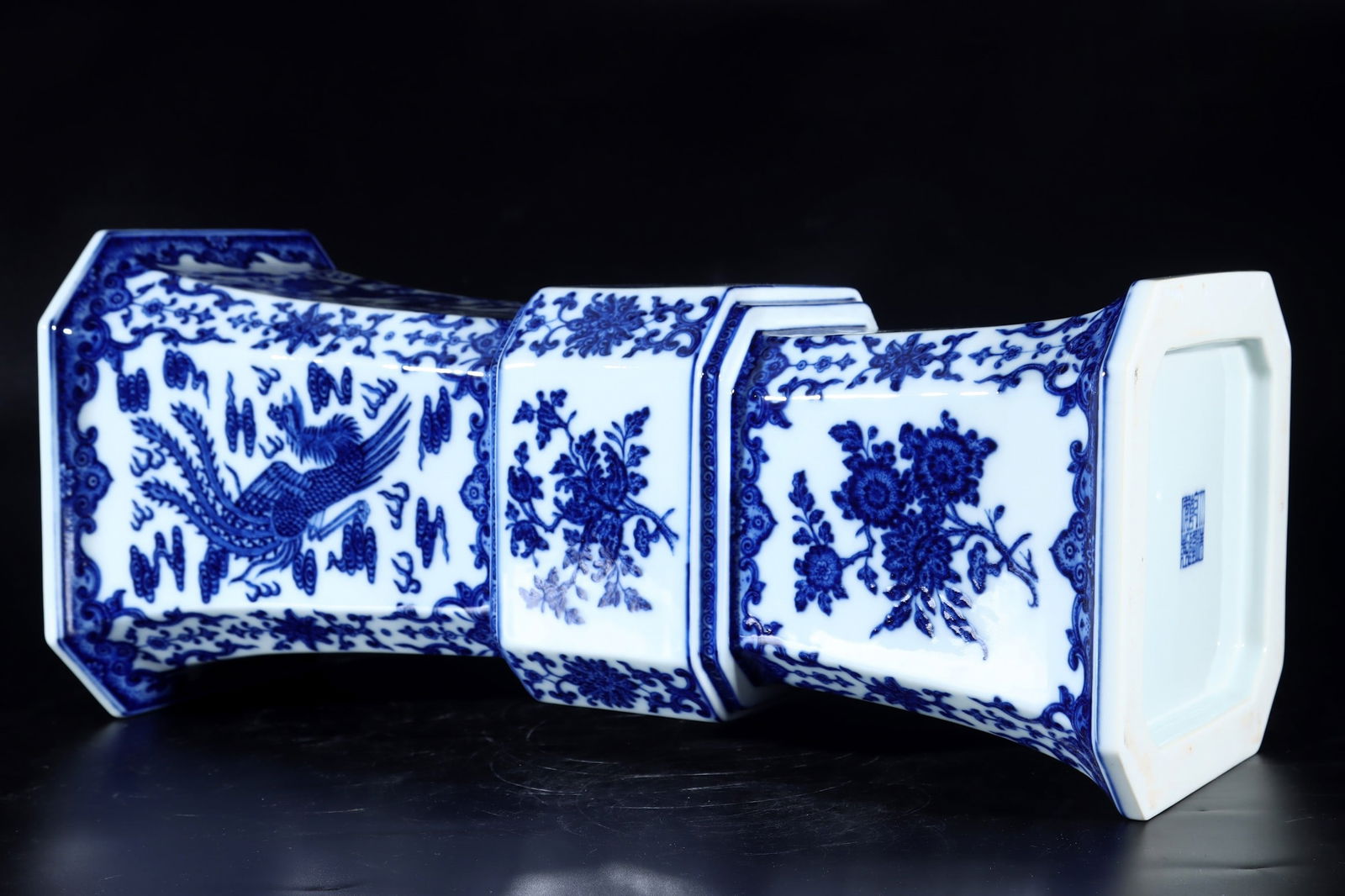 An Exquisite Blue and White Dragon and Phoenix Pattern Flower Pattern Vase - 8