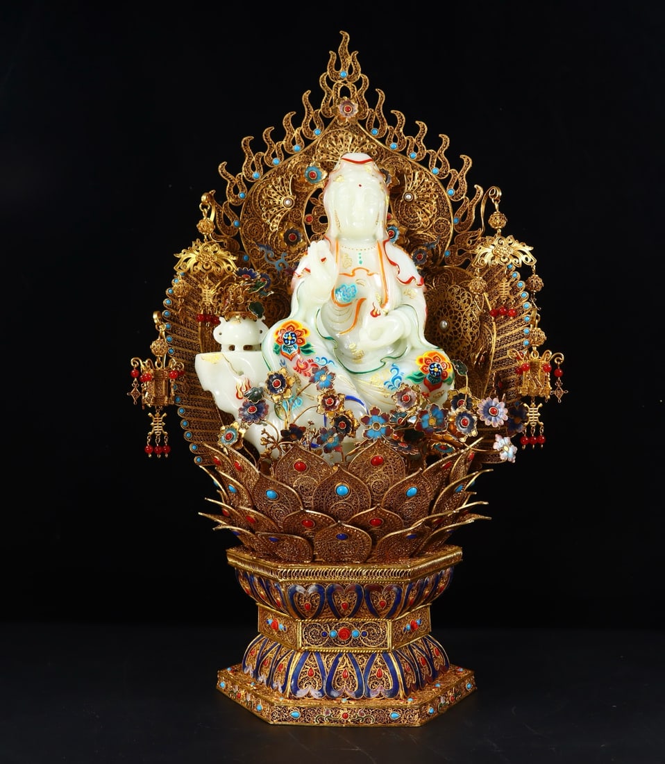 An Exquisite Gilt Bronze Inlaid White Jade Statue of Avalokitesvara: An Exquisite Gilt Bronze Inlaid White Jade Statue of Avalokitesvara Qing Dynasty, China Size:54cmx32cmx20.5cm Weight:7400g (The Dimensions Of All Batches Are Manually Measured.If You Need More