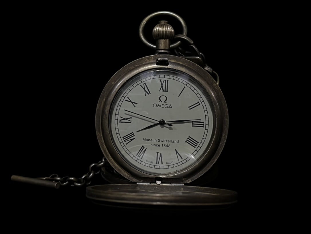 An Exquisite Bronze Figure Pattern Pocket watch - 2