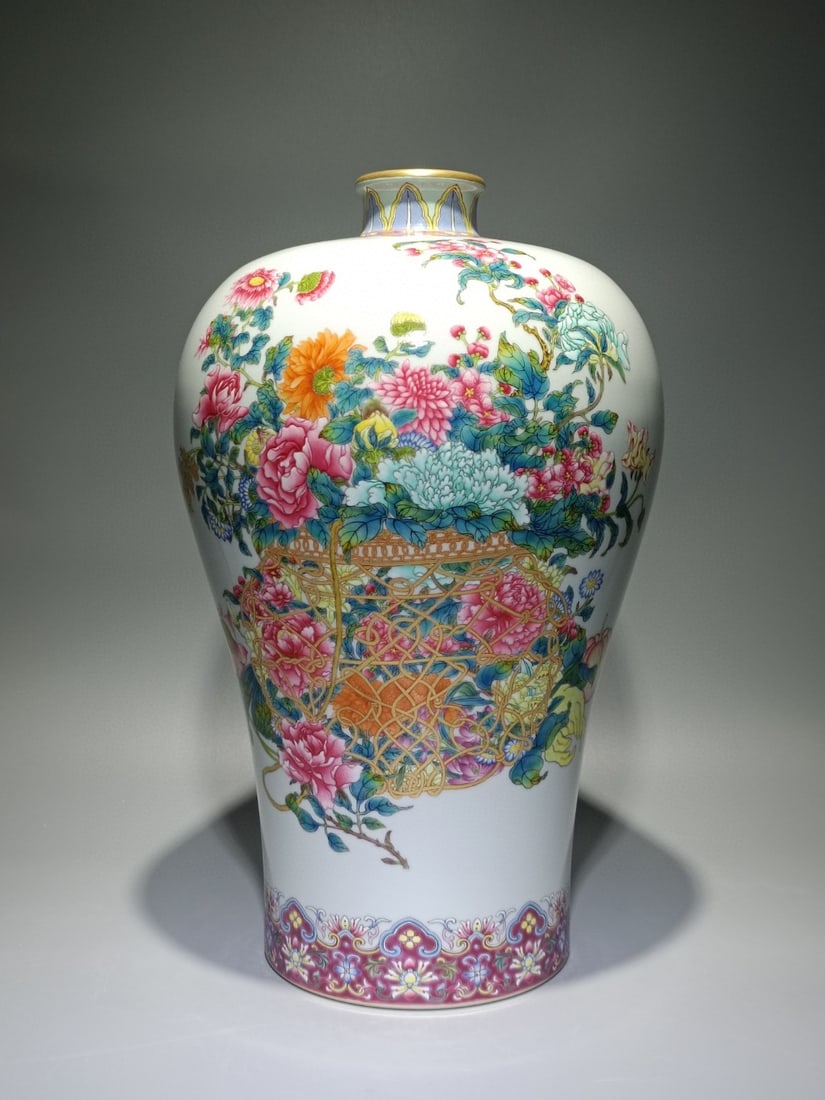 An Exquisite Famille-Rose Flower Pattern with poem Vase: An Exquisite Famille-Rose Flower Pattern with poem Vase Qing Dynasty, China Yongzheng Six-character Mark Size:38cmx23cm (The Dimensions Of All Batches Are Manually Measured.If You Need More Detailed I