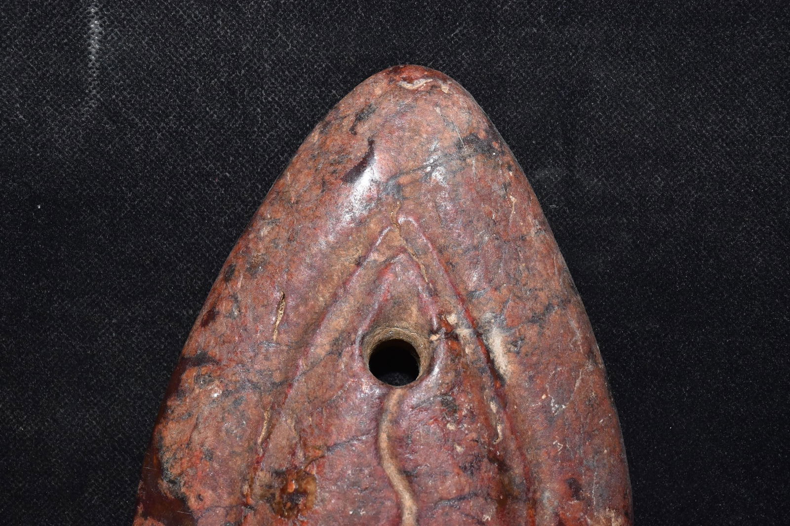 An Exquisite Hemo Jade Ornament - 2