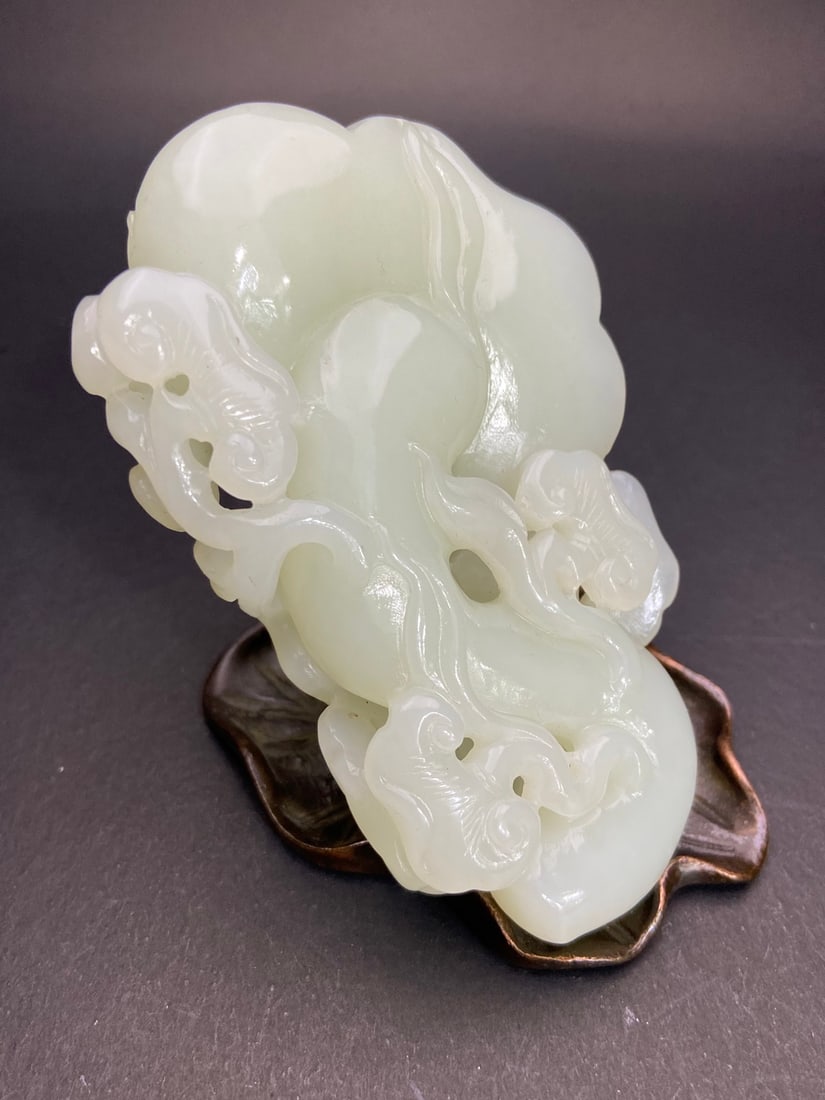 An Exquisite White Jade Ruyi Hand Piece - 5