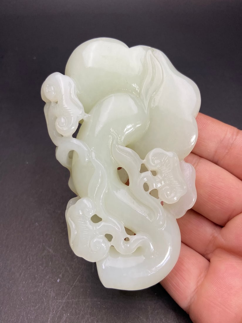 An Exquisite White Jade Ruyi Hand Piece - 9