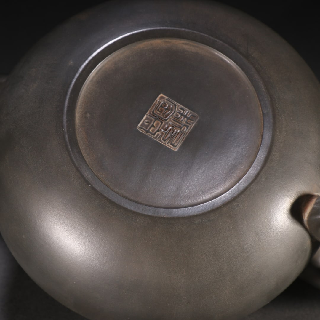 An Exquisite Purple Sands Teapot - 9