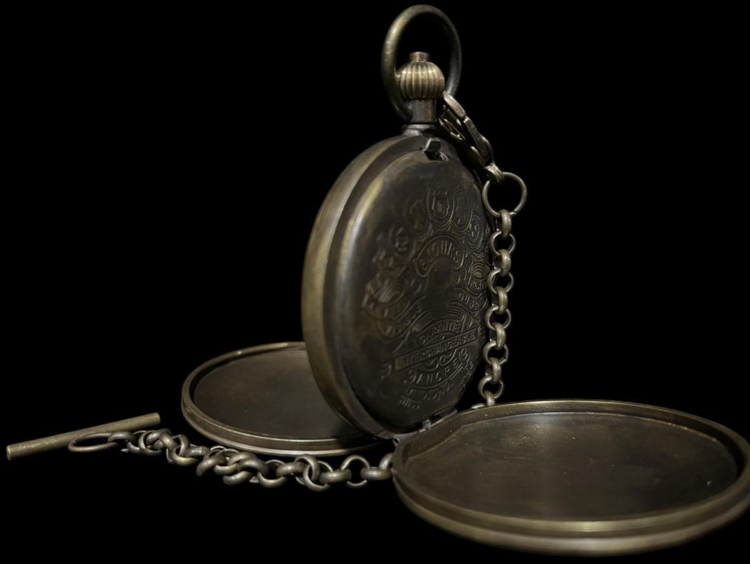 An Exquisite Bronze Figure Pattern Pocket watch - 3