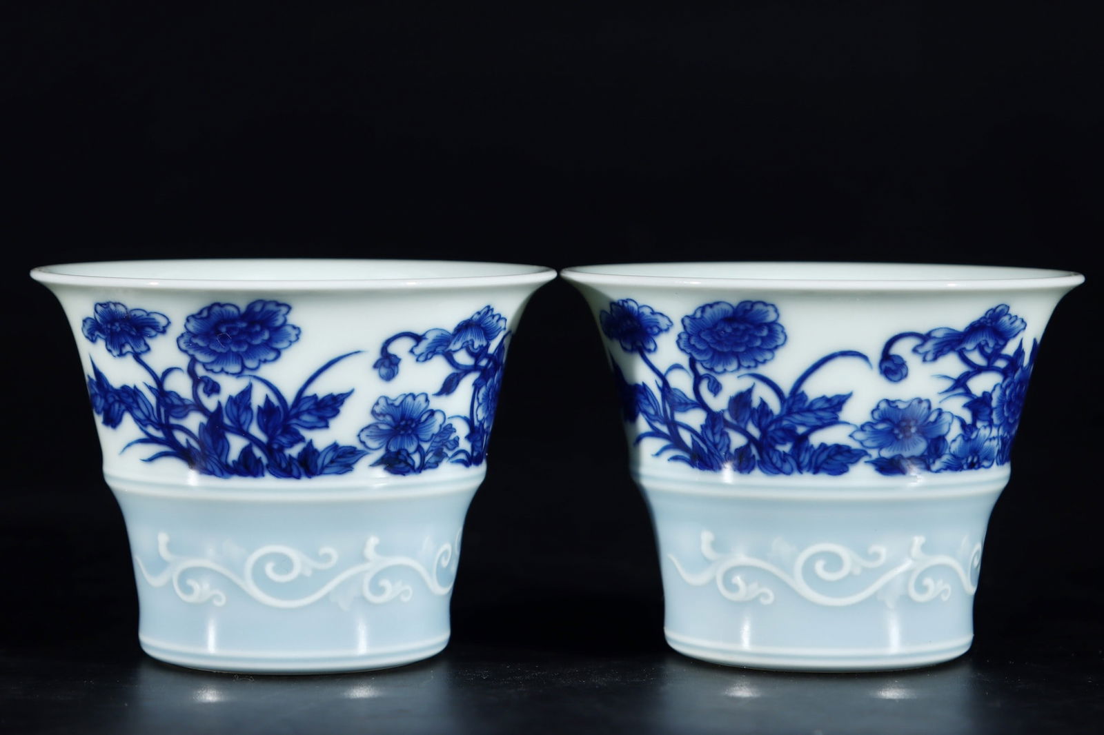 An Exquisite Blue and White Flower Pattern Cup - 3