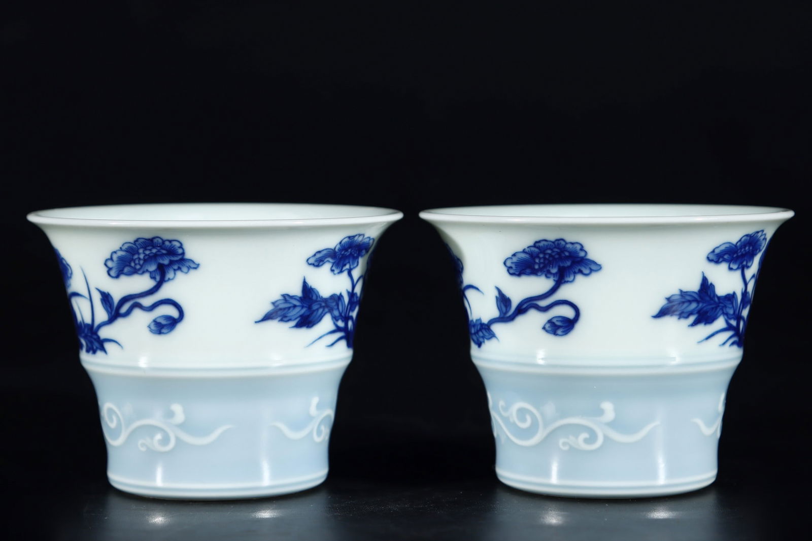 An Exquisite Blue and White Flower Pattern Cup - 6